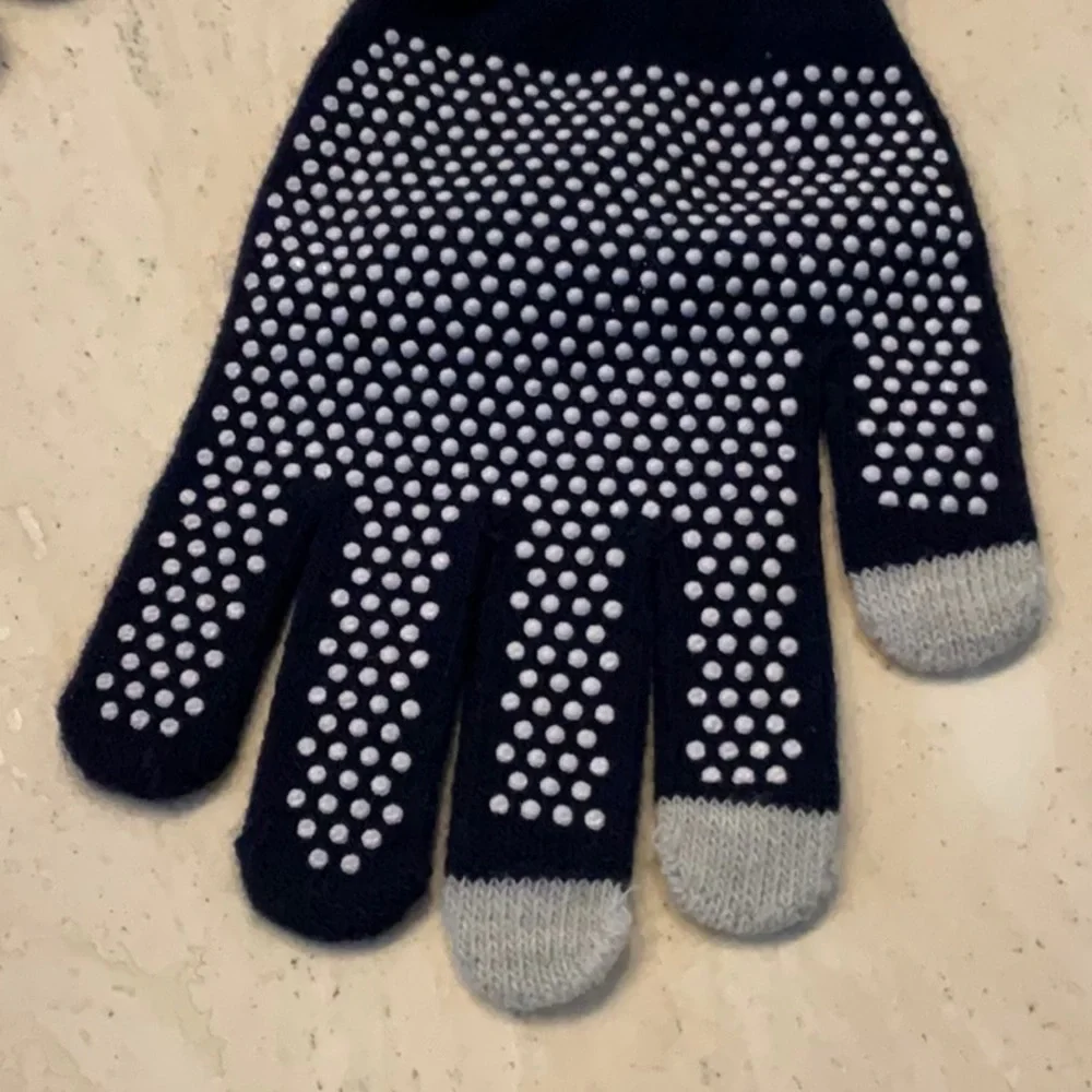 NY Giants Gloves Unisex Knit New York NWOT Logo Season Ticket Holder Blue